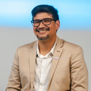 Igor Takenami